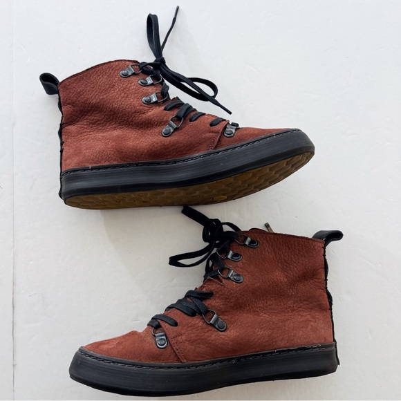 Bestias XX Suede Shoes - Picture 2 of 8